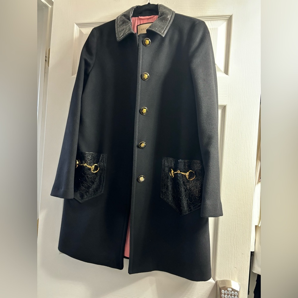 Gucci Black Pea Coat with Gold-Tone Horsebit Detail and Pink Lining